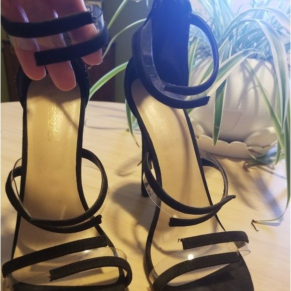 Gorgeous Strappy Sandal Heels - Picture 2 of 4